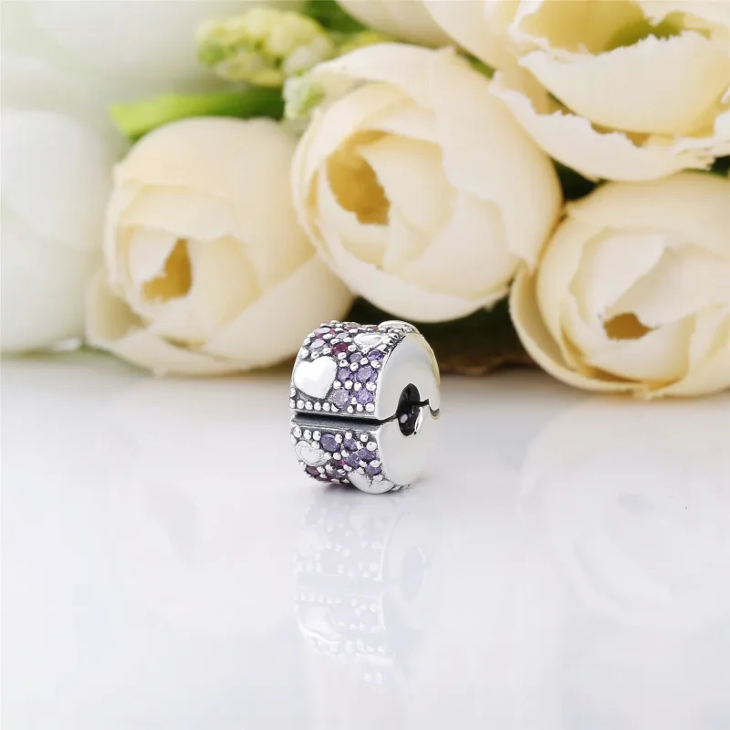 (bilde for) Pandora Asymmetriske Hjerter Pavé Klemmecharm - 797838CZRMX - Vis 3