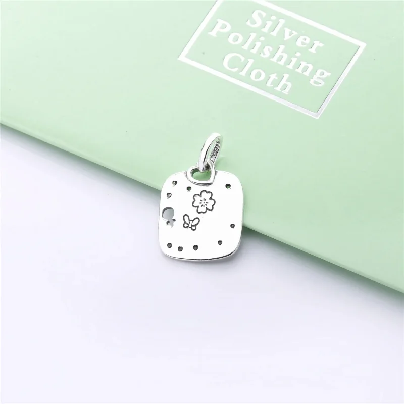 (bilde for) PANDORA Female Empowerment Motto Pendant - 397916CZ - Vis 4