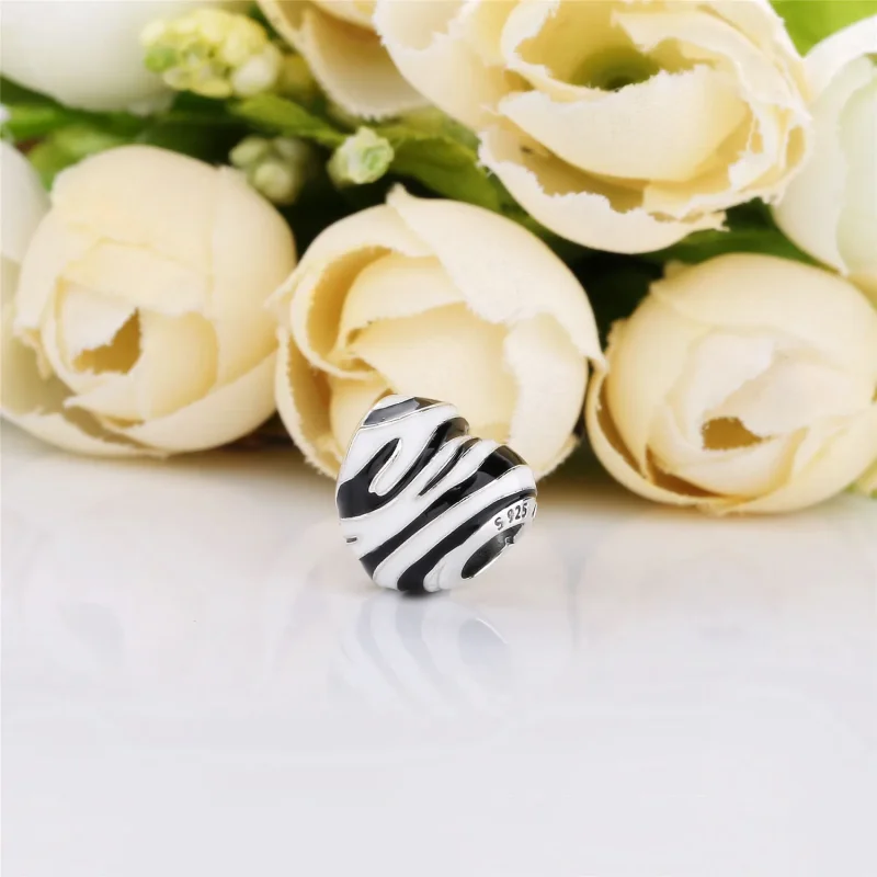 (bilde for) Pandora Heart silver charm with black and white enamel - 798056ENMX - Vis 4