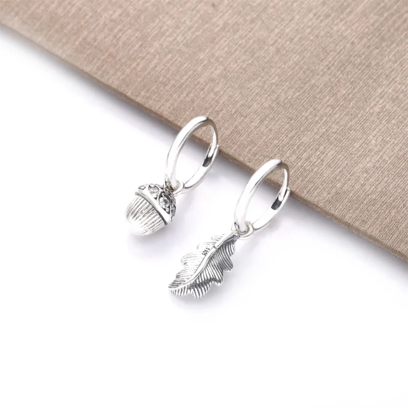 (bilde for) Pandora Acorn & Leaf Hoop øreringer - 298603C01 - Vis 4