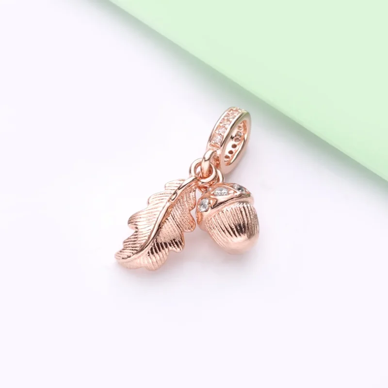 (bilde for) Pandora Eikenøtt og Blad Hengende Charm - 788248CZ - Vis 2