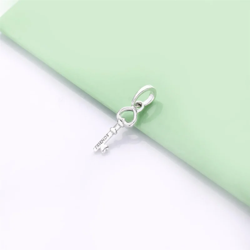 (bilde for) Pandora Heart and key split silver pendant - 398130 - Vis 2