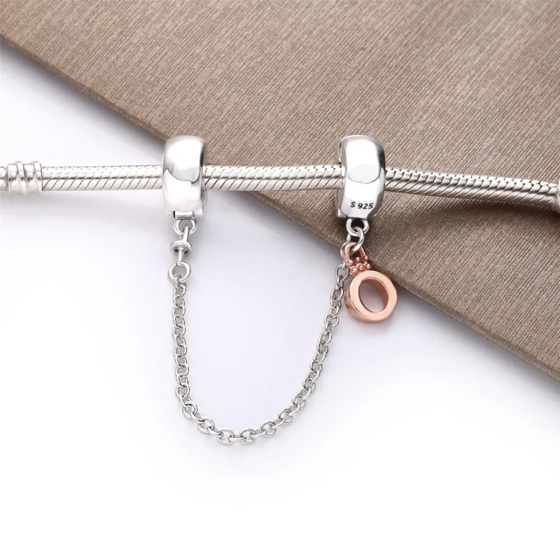 (bilde for) Pandora Hengende Crown O Sikkerhetskjede Charm - 788313 - Vis 3
