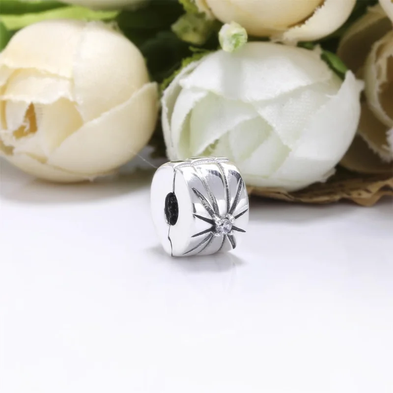 (bilde for) Pandora Glitrende Sunburst klemmecharm - 798614C01 - Vis 2