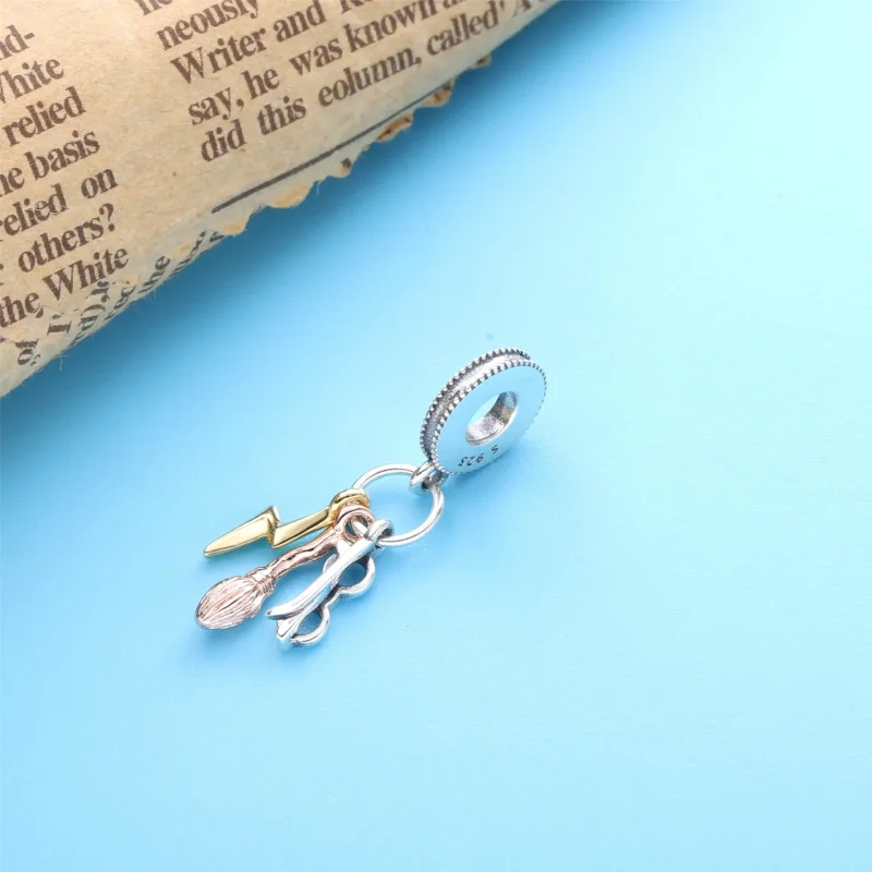(bilde for) Harry Potter, Briller, Nimbus 2000 og Lyn Hengende Charm - 799129C00 - Vis 3
