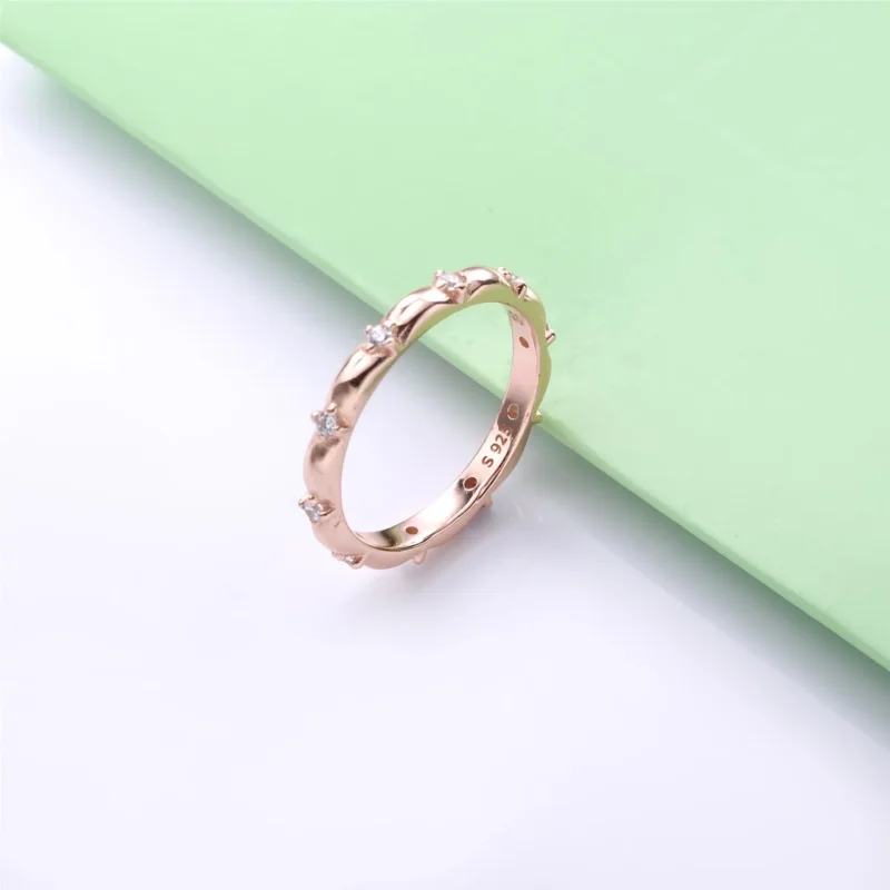 (bilde for) Pandora Blomsterblader Båndformet Ring - 188791C01 - Vis 2
