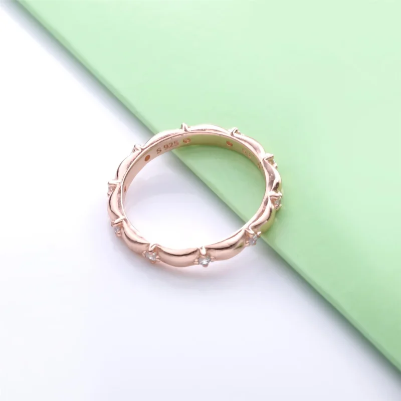 (bilde for) Pandora Blomsterblader Båndformet Ring - 188791C01 - Vis 3