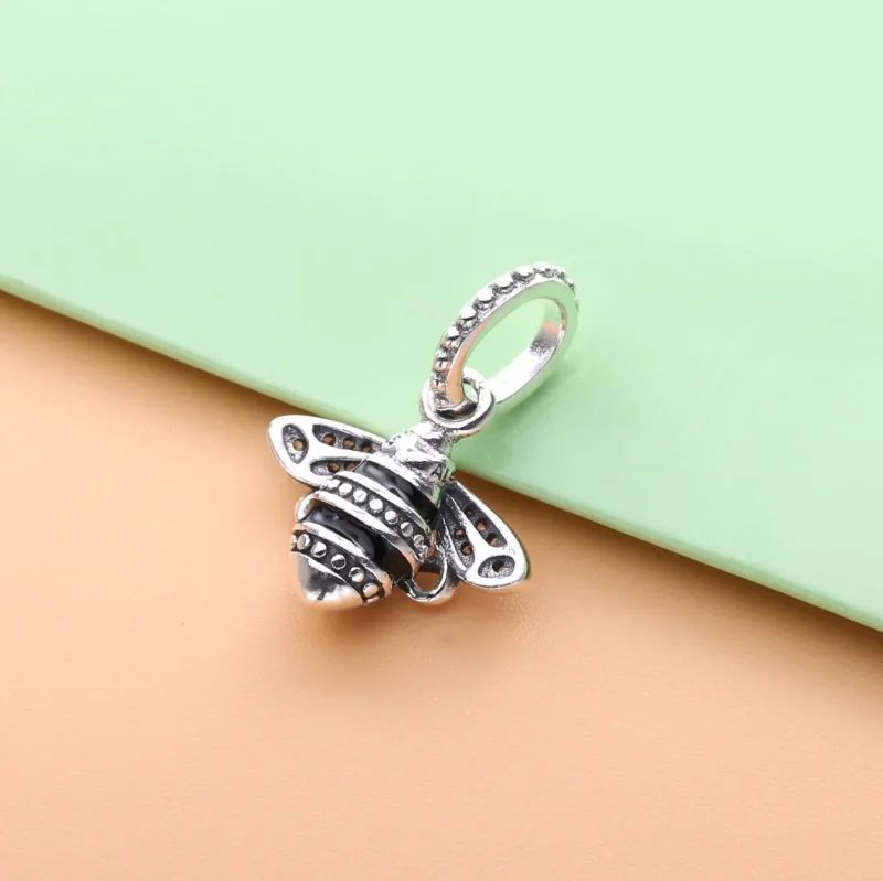 (bilde for) Pandora Funklende Dronningbie Anheng - 398840C01 - Vis 4