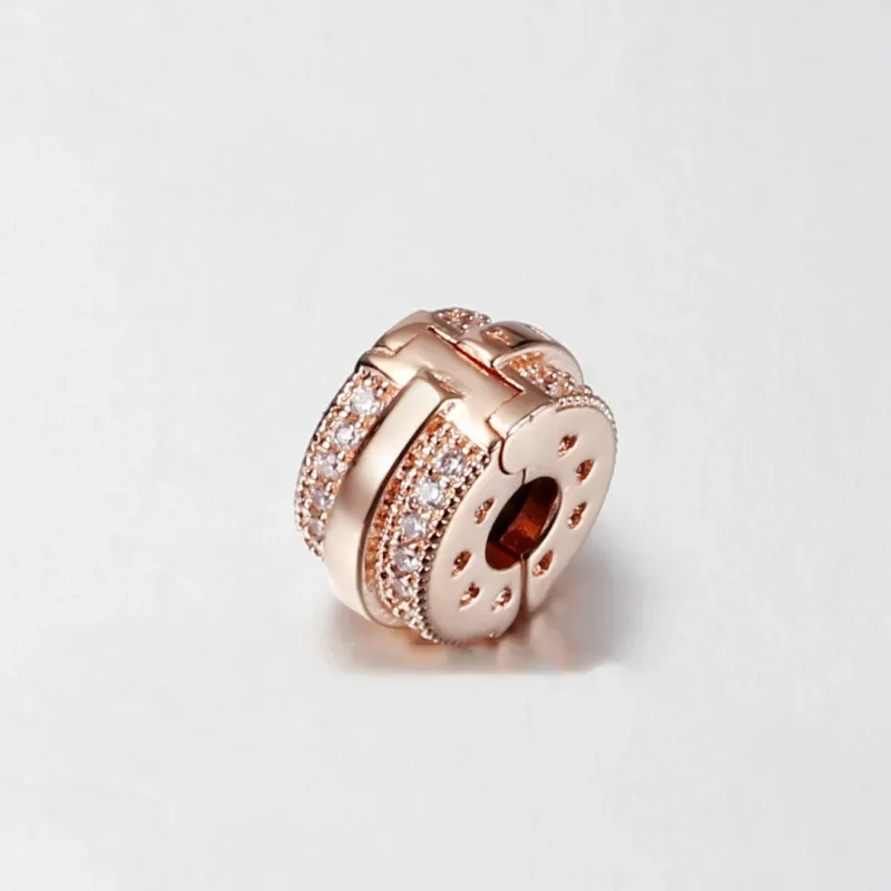 (bilde for) Pandora Funklende Pavé Rader og Logo Klemmecharm - 789042C01 - Vis 4