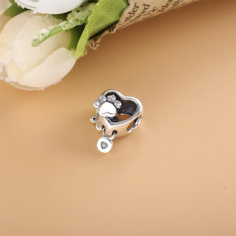 (bilde for) Pandora Funklende Potetrykk Hjerteformet Charm - 798873C01 - Vis 2