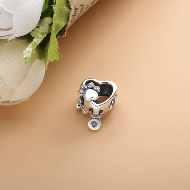 (bilde for) Pandora Funklende Potetrykk Hjerteformet Charm - 798873C01 - Vis 4
