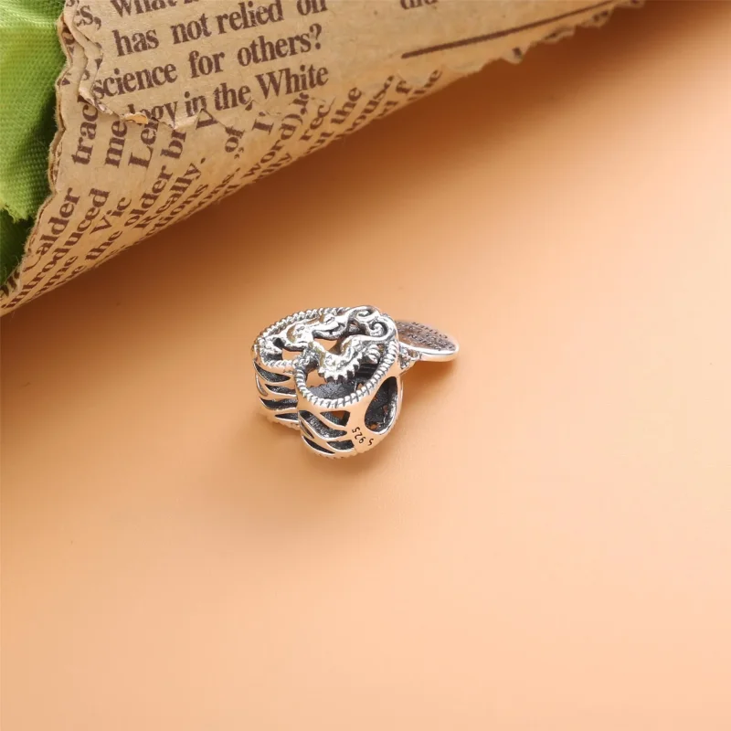 (bilde for) Pandora Åpen Sjøhest Hjerte Charm - 798949C00 - Vis 3