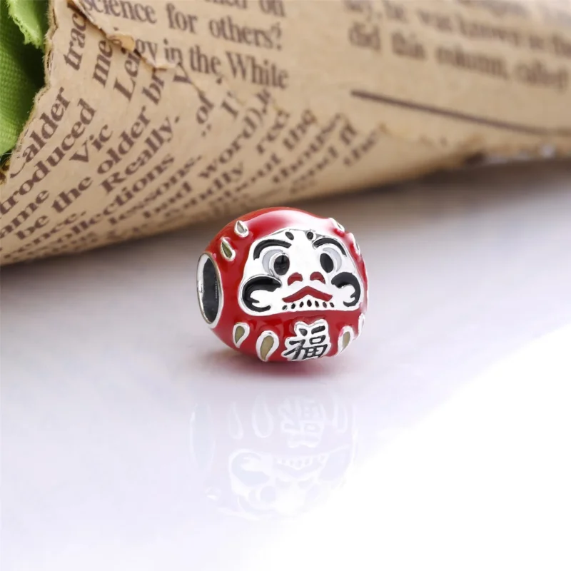 (bilde for) Pandora Rød Darumadukke Charm - 798920C01 - Vis 2
