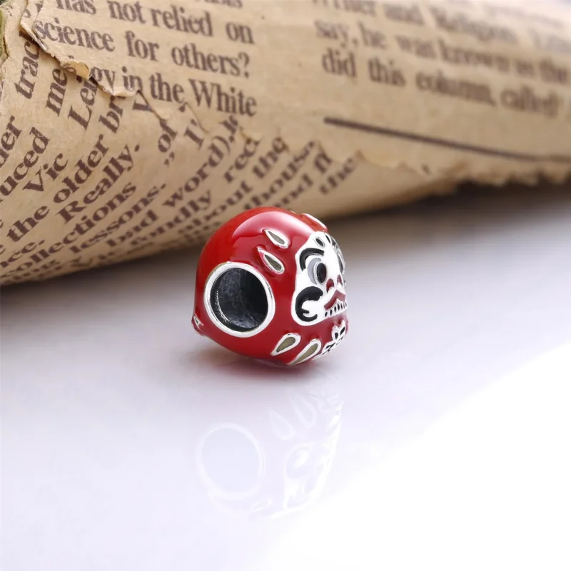 (bilde for) Pandora Rød Darumadukke Charm - 798920C01 - Vis 3