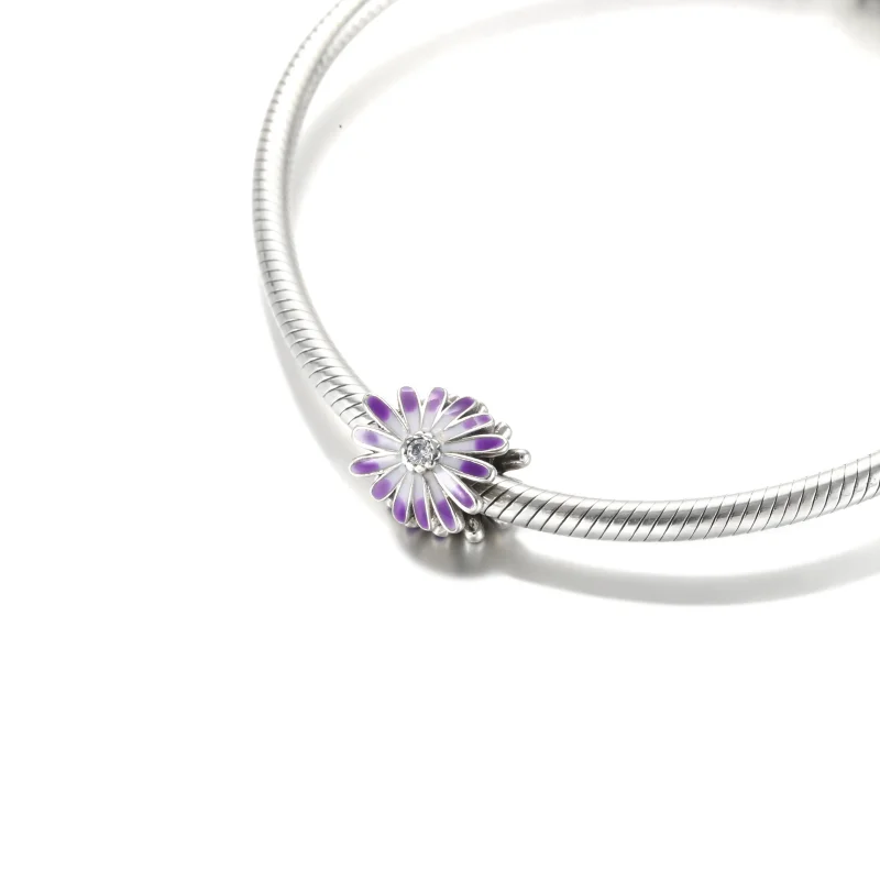 (bilde for) Pandora Lilla tusenfryd Charm - 798775C02 - Vis 5
