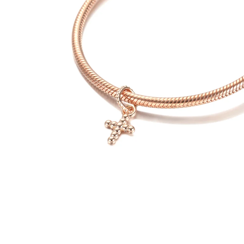 (bilde for) Pandora Sølvkulebesatt Kors Hengende Charm - 789332C00 - Vis 5