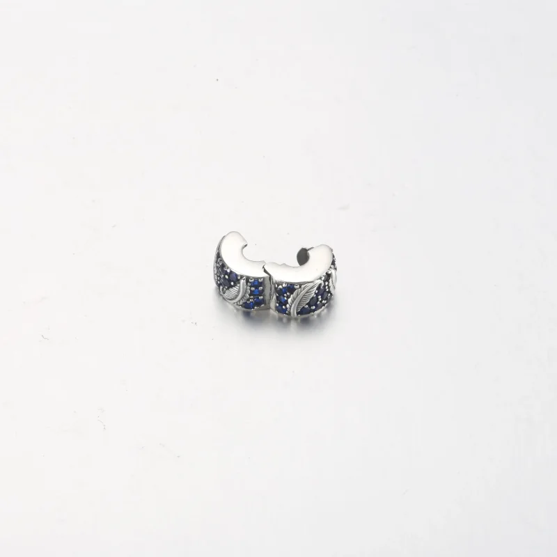 (bilde for) Pandora Buet Fjær og Pavé Klemmecharm - 792552C01 - Vis 3