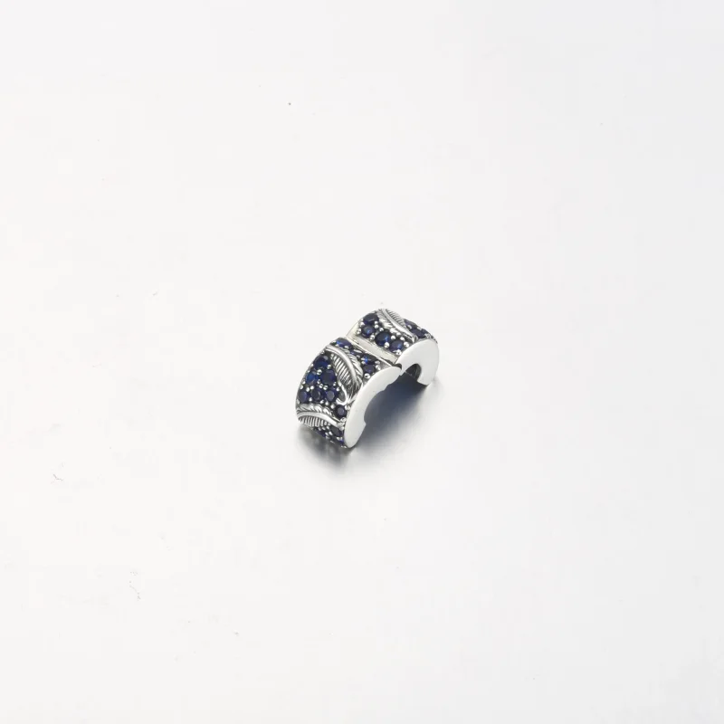 (bilde for) Pandora Buet Fjær og Pavé Klemmecharm - 792552C01 - Vis 4