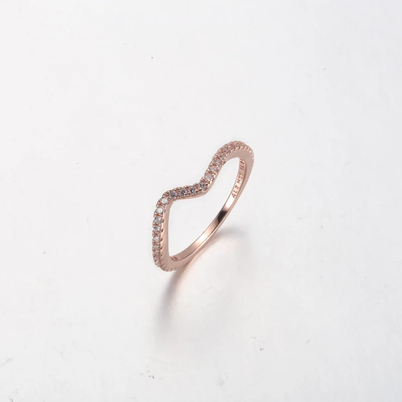 (bilde for) Pandora Funklende Bølge Ring - 182539C01 - Vis 2