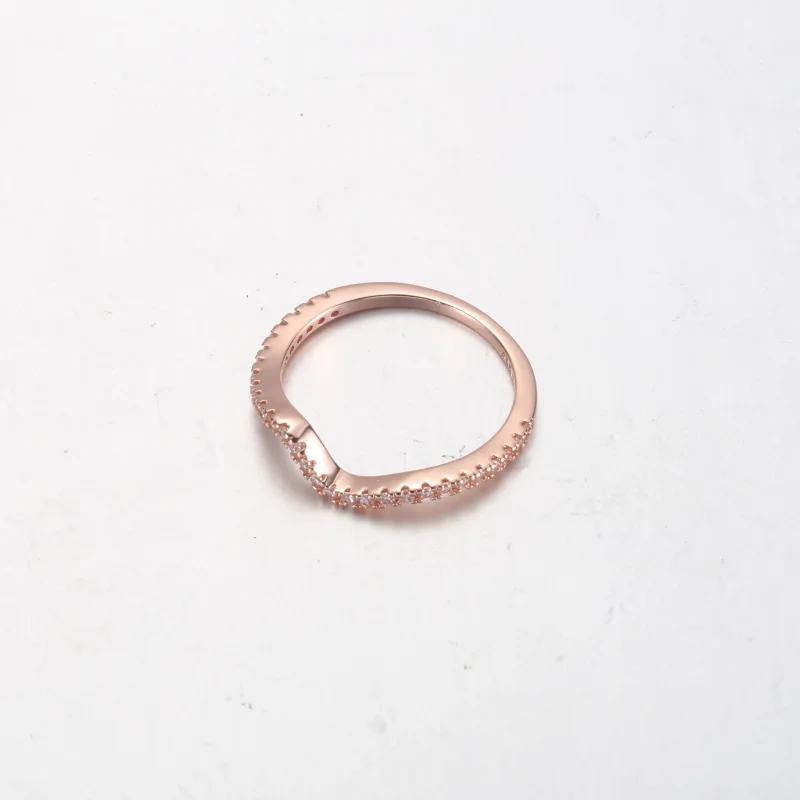 (bilde for) Pandora Funklende Bølge Ring - 182539C01 - Vis 3