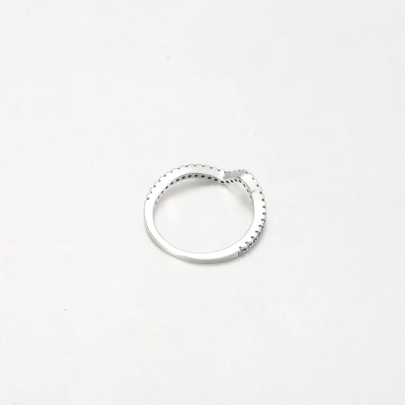 (bilde for) Pandora Funklende Bølge Ring - 192539C01 - Vis 4