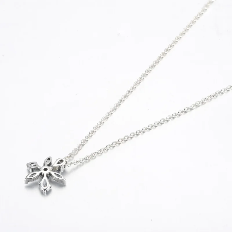 (bilde for) Pandora Funklende Herbarium Klynge Halskjede - 392387C01 - Vis 3