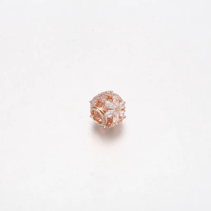 (bilde for) Pandora Funklende Herbarium Klynge Rund Charm - 782383C01 - Vis 3