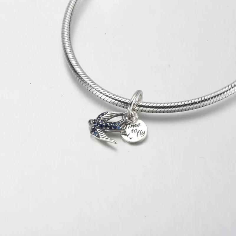 (bilde for) Pandora Funklende Svale og Sitat Dobbel Hengende Charm - 792570C01 - Vis 4