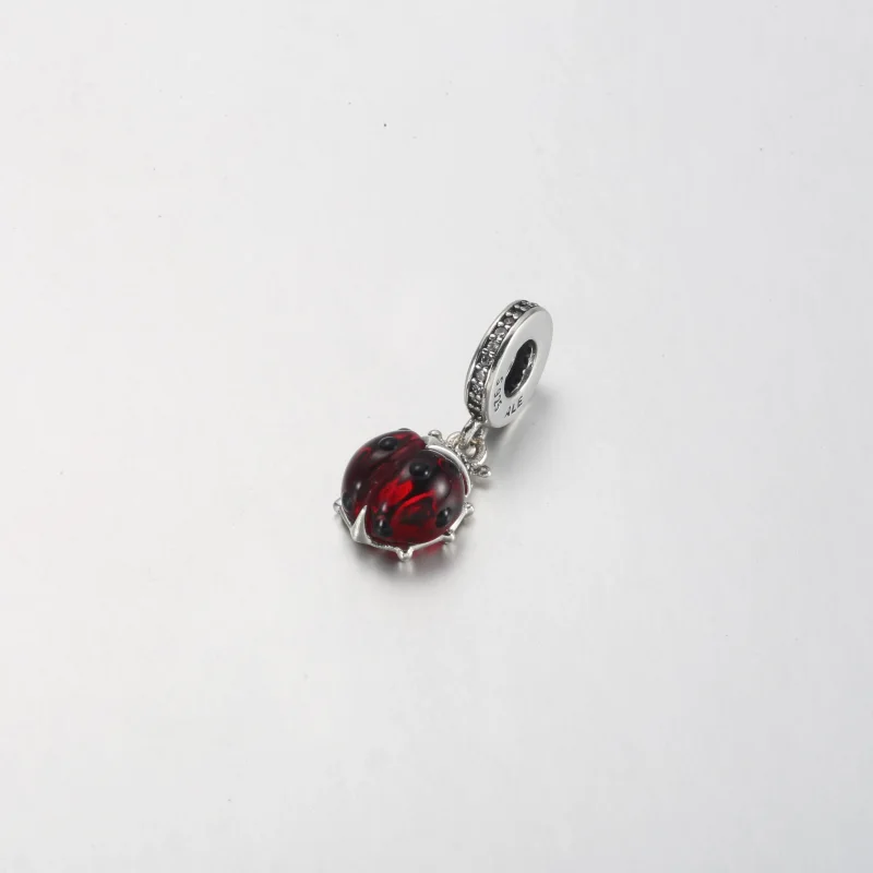 (bilde for) Pandora Marihøne Hengende Charm - 792571C01 - Vis 2