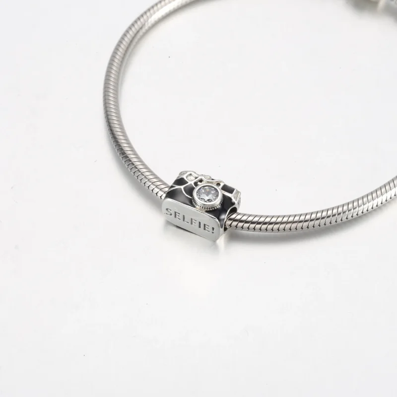 (bilde for) Pandora Marvel Spider-Man Kamera Selfie Charm - 792352C01 - Vis 5