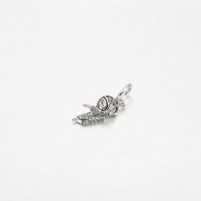 (bilde for) Pandora Marvel Spider-Man Pavé Anheng - 392353C01 - Vis 2