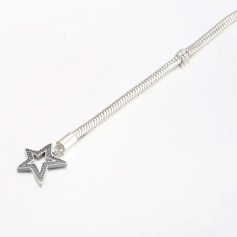 (bilde for) Pandora Moments Asymmetrisk Stjerne T-bar Slangekjedearmbånd - 592357C01 - Vis 3