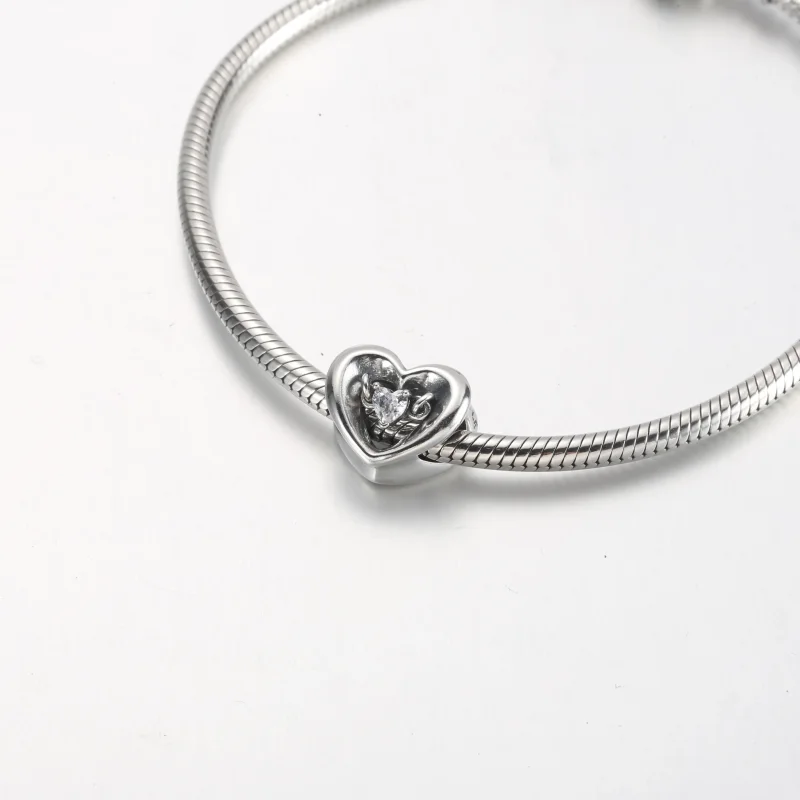 (bilde for) Pandora Strålende Hjerte og Svevende Stein Charm - 792493C01 - Vis 5