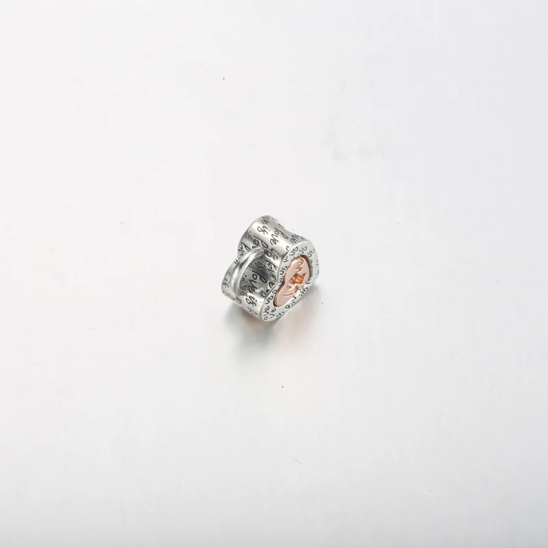 (bilde for) Pandora Tofarget Hengelås Delbart Hjerte Charm - 782505C00 - Vis 4