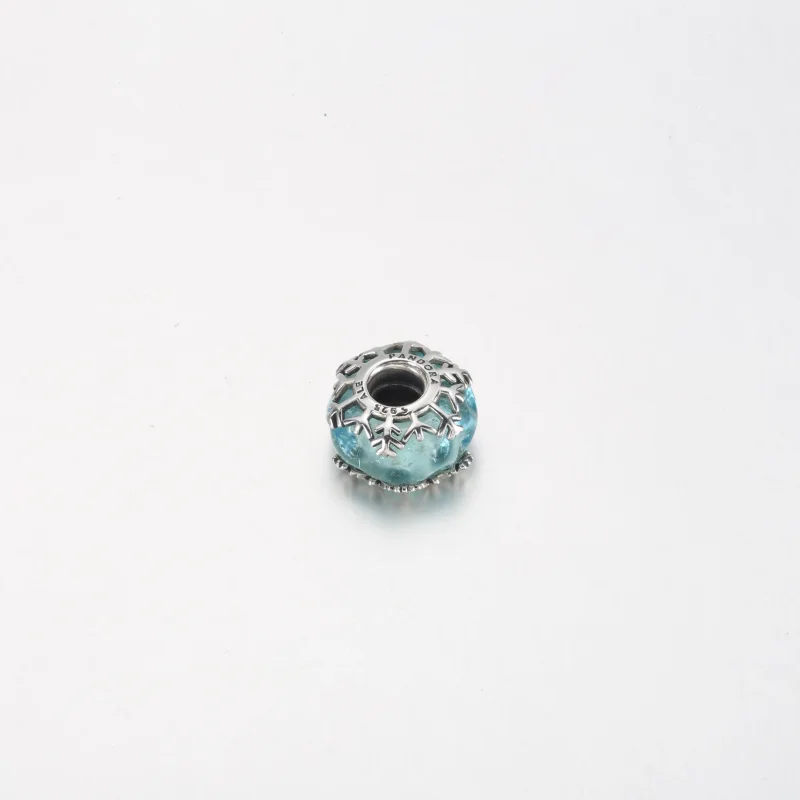 (bilde for) Pandora Vinterblått Snøfnugg Murano Charm - 792377C00 - Vis 3