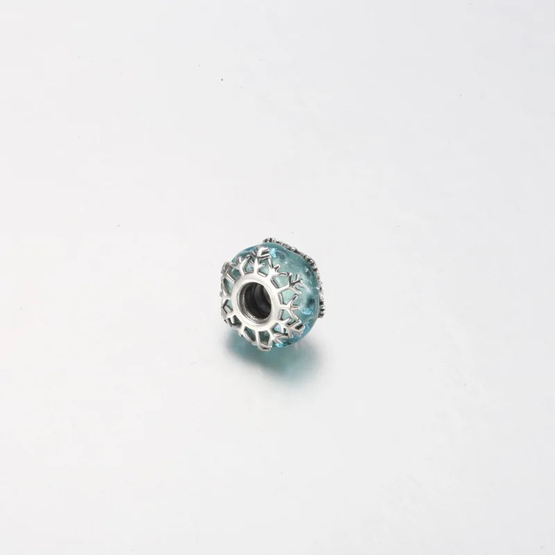 (bilde for) Pandora Vinterblått Snøfnugg Murano Charm - 792377C00 - Vis 4