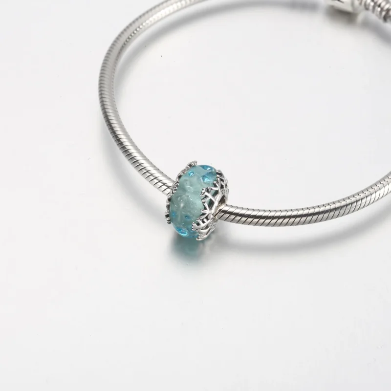 (bilde for) Pandora Vinterblått Snøfnugg Murano Charm - 792377C00 - Vis 5