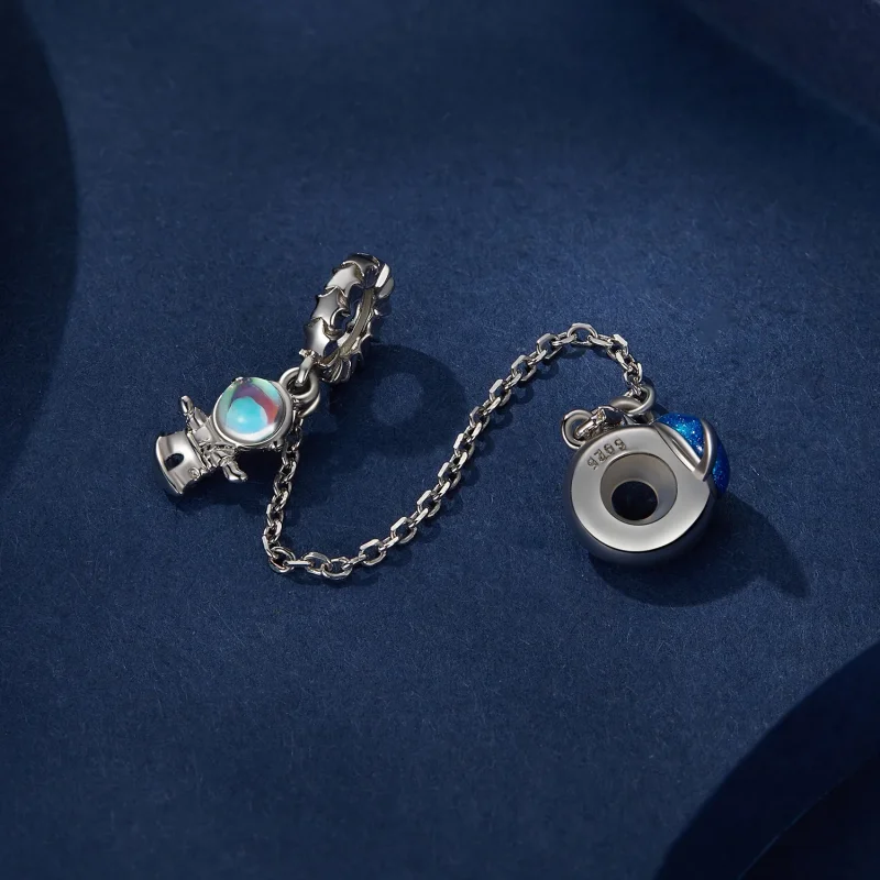 (bilde for) Pandora Style Astronaut and Planet Safety Chain - BSC792 - Vis 3