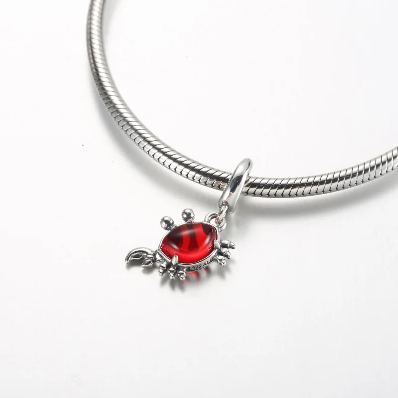 (bilde for) Pandora Disney Den lille havfruen Sebastian Krabbe Hengende Charm - 792694C01 - Vis 4