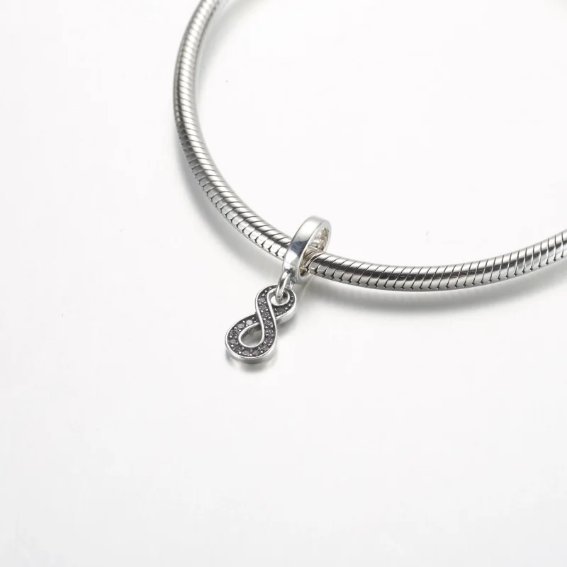 (bilde for) Pandora Funklende Evighetssymbol Hengende Charm - 792766C01 - Vis 4