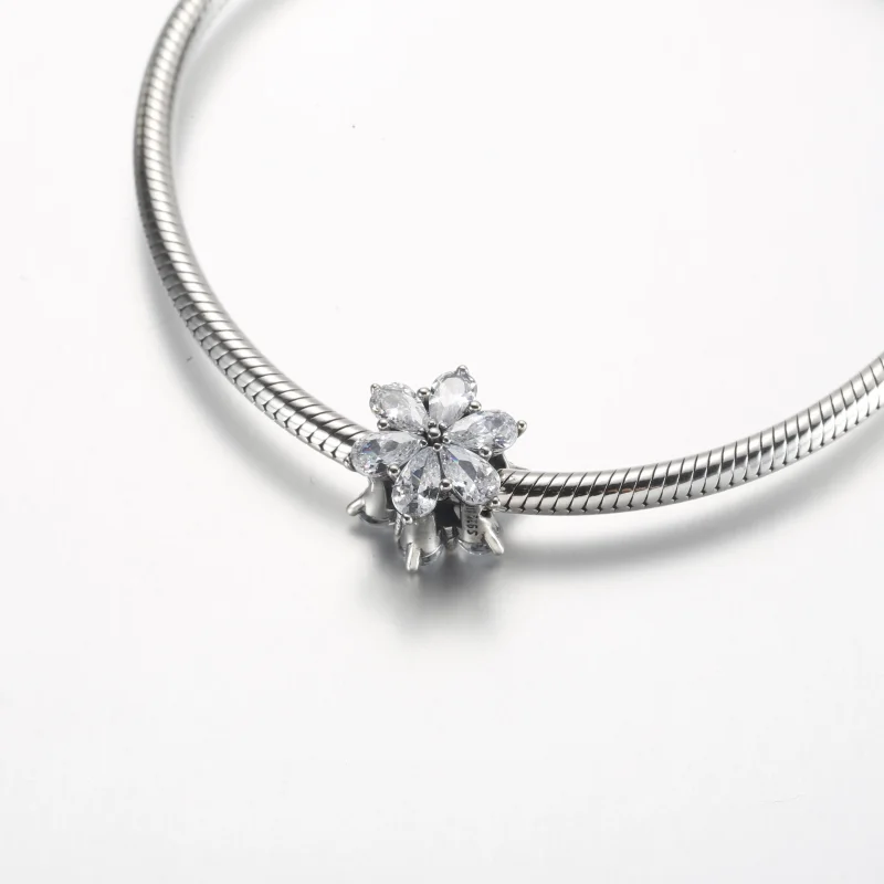 (bilde for) Pandora Funklende Herbarium Klynge Charm - 792623C01 - Vis 4