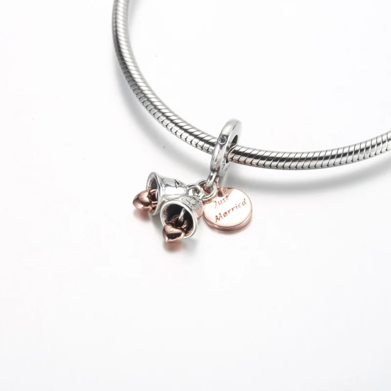(bilde for) Pandora Tofarget Bryllupsklokke Dobbel Hengende Charm - 782592C01 - Vis 4