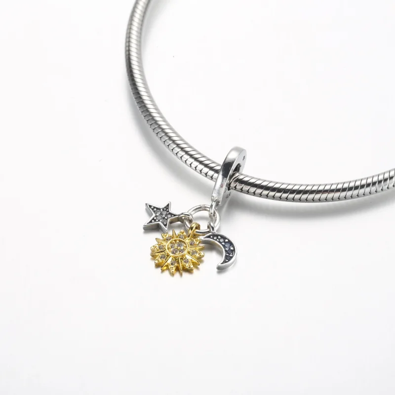 (bilde for) Pandora Tofarget Himmelsk Trippel Hengende Charm - 762676C01 - Vis 4