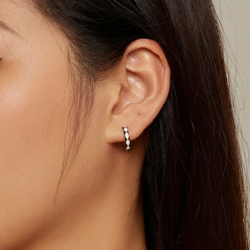 (bilde for) Pandora Style Diamantformet mønster Hoop øredobber - SCE1611-BK - Vis 5