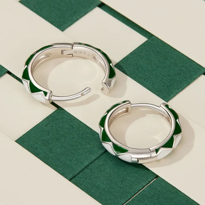 (bilde for) Pandora Style Grønt og hvitt diamantmønster Hoop øredobber - SCE1611-GN - Vis 4