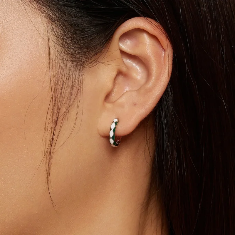 (bilde for) Pandora Style Grønt og hvitt diamantmønster Hoop øredobber - SCE1611-GN - Vis 5