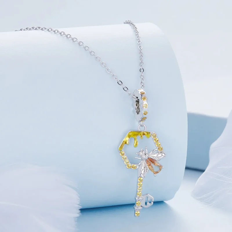 (bilde for) Pandora Style Hive Key Dangle - BSC822 - Vis 2