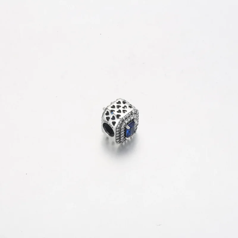 (bilde for) Pandora blå glitrende, nivellert rektangulær sjarm - 792385c01 - Vis 3