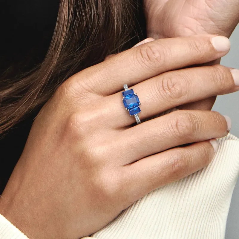 (bilde for) Pandora Blå Rektangulær Tre Steiner Funklende Ring - 192389C01 - Vis 8