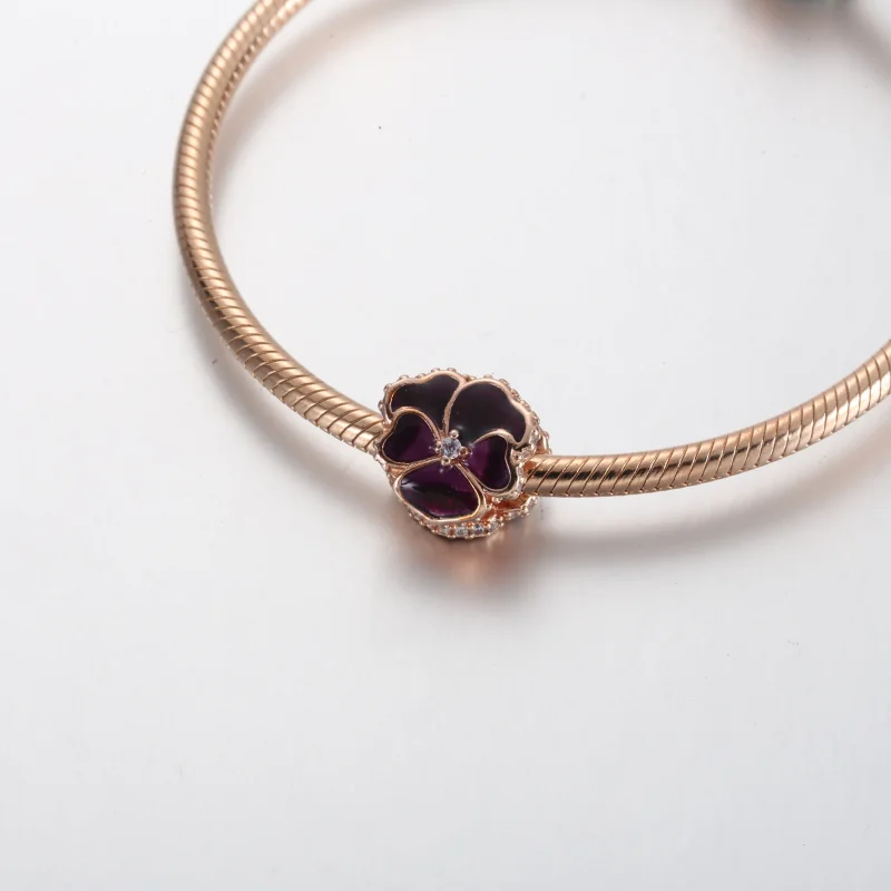 (bilde for) Pandora Dyplilla Stemorsblomst Charm - 780777C01 - Vis 4